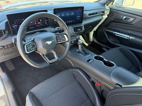 Used 2025 Ford Mustang Convertible RWD image 10