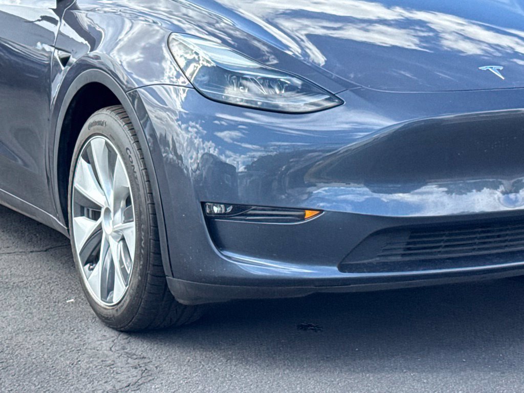 Used 2023 Tesla Model Y Long Range AWD/4WD image 2