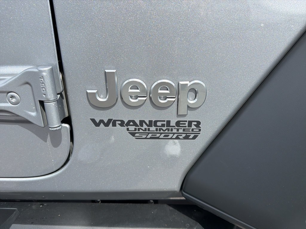 Used 2021 Jeep Wrangler Unlimited Sport AWD/4WD image 10