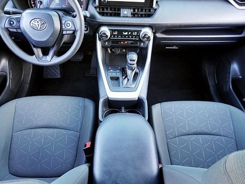 Used 2024 Toyota RAV4 XLE FWD image 21