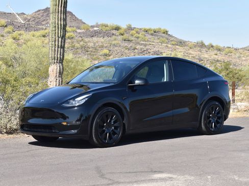 Used 2021 Tesla Model Y Long Range AWD/4WD image 20
