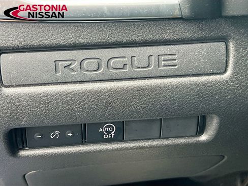 Used 2023 Nissan Rogue S image 13