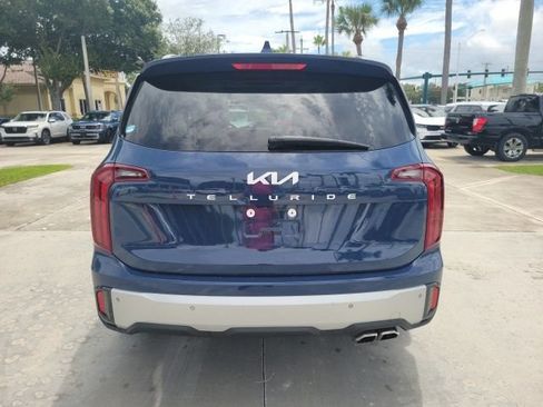 Certified 2024 Kia Telluride S w/ S Sunroof Package FWD image 6