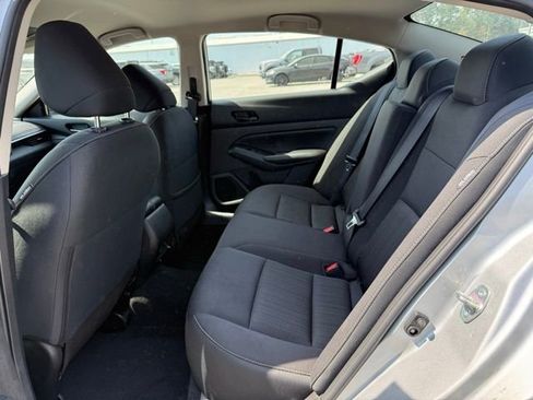 Used 2025 Nissan Altima 2.5 SV image 5