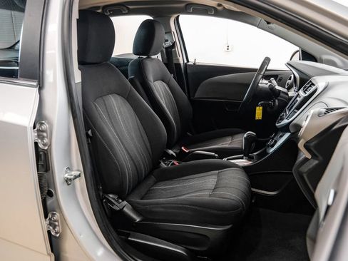 Used 2020 Chevrolet Sonic LT FWD image 40