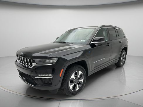 Used 2023 Jeep Grand Cherokee 4WD 4xe image 6