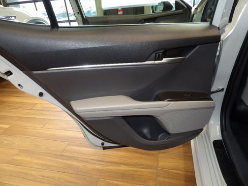 Used 2024 Toyota Camry SE image 20