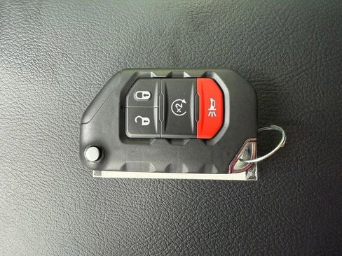 Used 2025 Jeep Wrangler Sport image 26