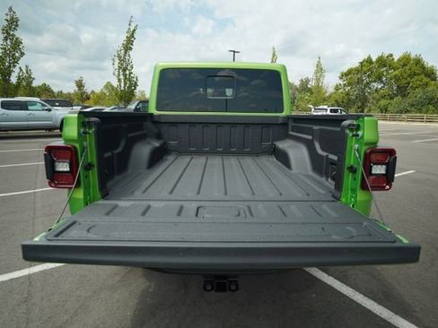 New 2025 Jeep Gladiator Rubicon image 15