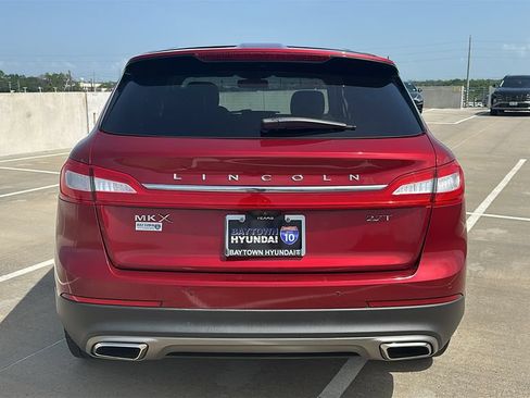 Used 2017 Lincoln MKX Reserve w/ Lincoln MKX Climate Package FWD image 14