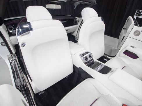 Used 2017 Rolls-Royce Dawn image 43