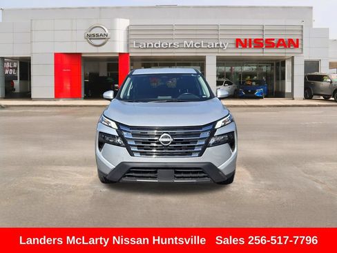 Used 2025 Nissan Rogue SV FWD image 11