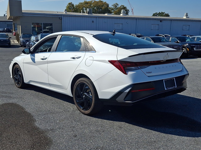 Certified 2026 Hyundai Elantra SEL Sport FWD image 3