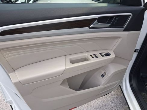 Used 2023 Volkswagen Atlas SE FWD image 16