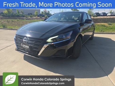 Used 2025 Nissan Altima 2.5 SV w/ SV Special Edition Package AWD/4WD image 3
