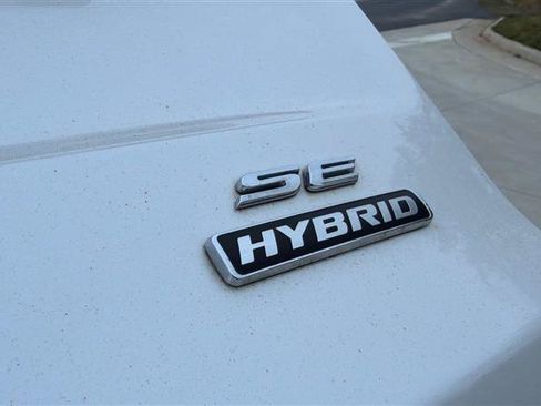 Used 2020 Ford Fusion SE FWD image 14