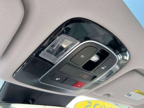 Certified 2025 Hyundai Sonata Limited FWD image 32