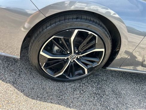 Used 2024 Nissan Altima 2.5 SR image 10