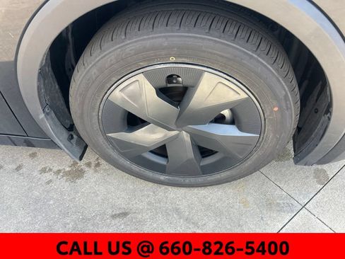 Used 2024 Toyota Prius LE FWD image 7