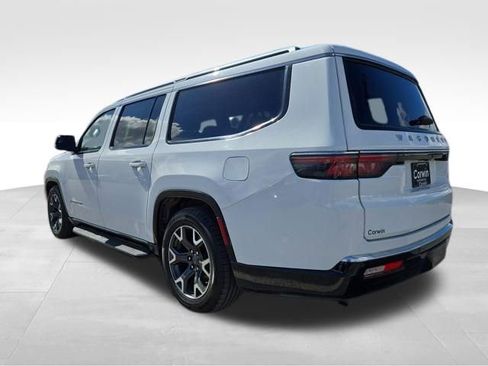Used 2024 Jeep Wagoneer L Series III w/ Flexible Seating Group image 10
