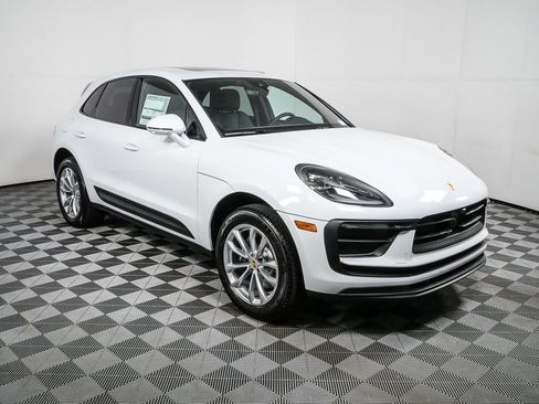 New 2026 Porsche Macan image 29
