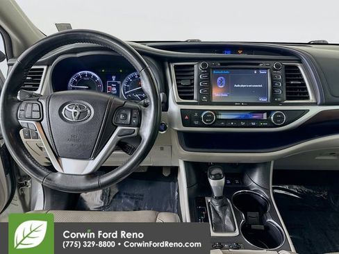 Used 2015 Toyota Highlander Limited Platinum AWD/4WD image 23