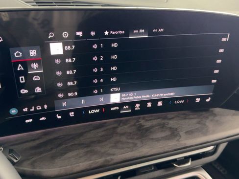 Used 2025 Audi Q5 Premium Plus w/ Premium Plus image 23