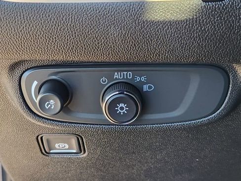 Used 2022 GMC Terrain SLE AWD/4WD image 23