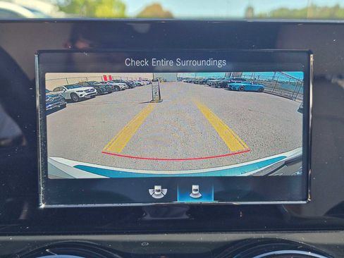 Used 2021 Mercedes-Benz GLB 250 4MATIC image 30