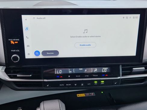 Used 2025 Toyota Sienna XLE FWD image 14