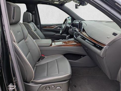 Used 2022 Cadillac Escalade Premium Luxury image 23