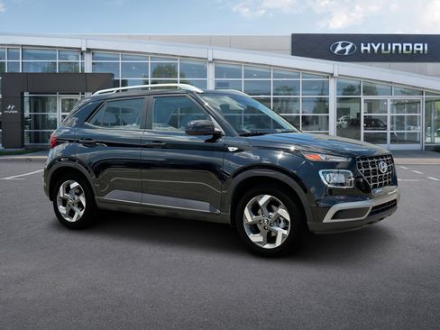 New 2025 Hyundai Venue SEL image 10