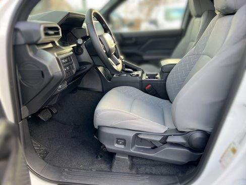 New 2025 Toyota Tacoma SR5 image 7