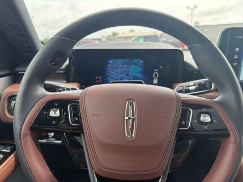 Used 2025 Lincoln Aviator Reserve w/ Equipment Group 201A AWD/4WD image 17