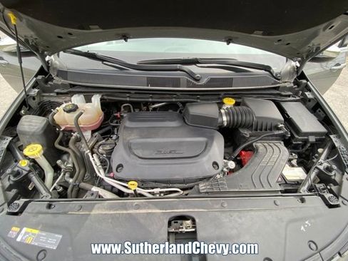 Used 2023 Chrysler Pacifica Limited image 53