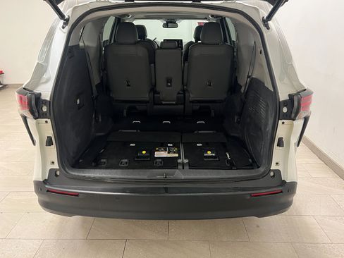 Used 2021 Toyota Sienna XLE w/ XLE Plus Package image 19