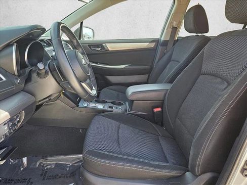 Used 2019 Subaru Outback 2.5i Premium image 16