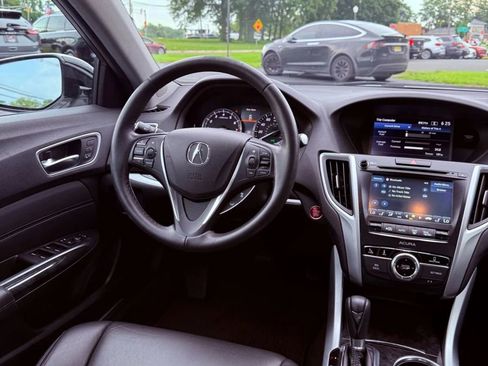 Used 2018 Acura TLX image 39