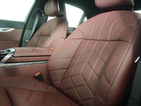 New 2026 BMW i7 eDrive50 w/ M Sport Package image 10