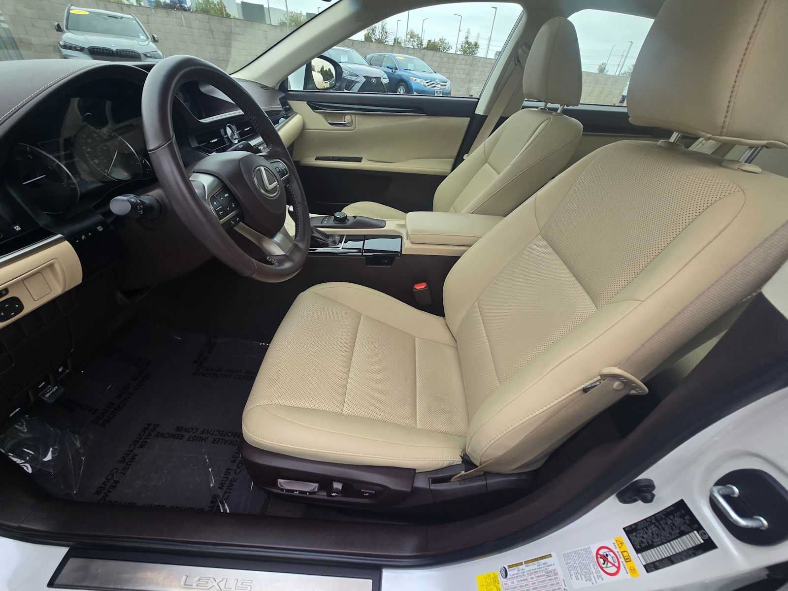 Used 2017 Lexus ES 350 w/ Accessory Package FWD image 21