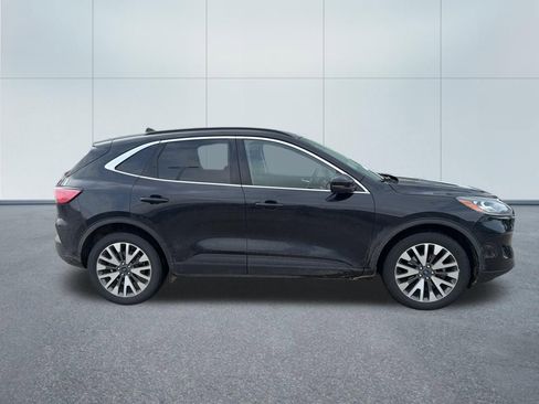 Used 2020 Ford Escape Titanium image 10