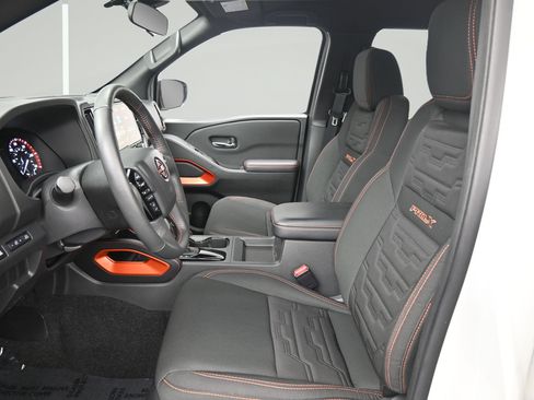 Certified 2025 Nissan Frontier Pro-X RWD image 9