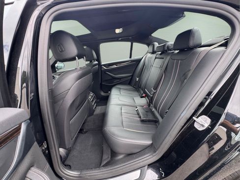 Used 2019 BMW 530e w/ Premium Package RWD image 14
