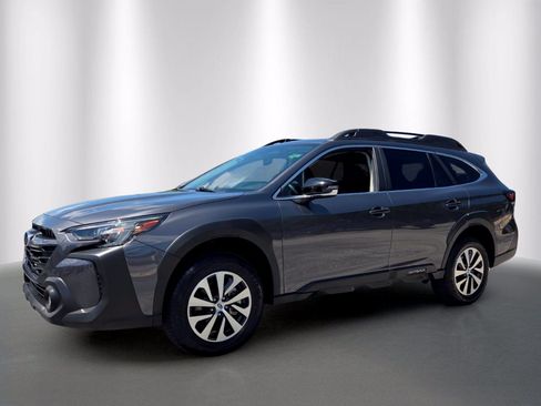 Used 2025 Subaru Outback Premium AWD/4WD image 3