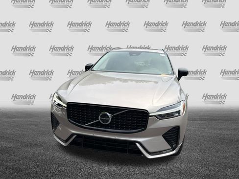 Certified 2025 Volvo XC60 B5 Plus AWD/4WD image 5