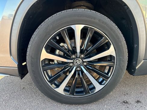 Used 2021 Toyota Highlander XSE image 42