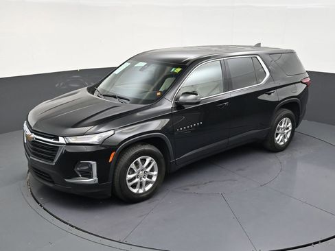 Used 2023 Chevrolet Traverse LS FWD image 13