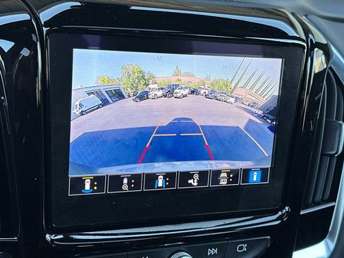 Used 2023 Chevrolet Traverse RS AWD/4WD image 19