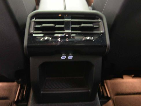 Certified 2026 BMW 530i xDrive w/ M Sport Package AWD/4WD image 9