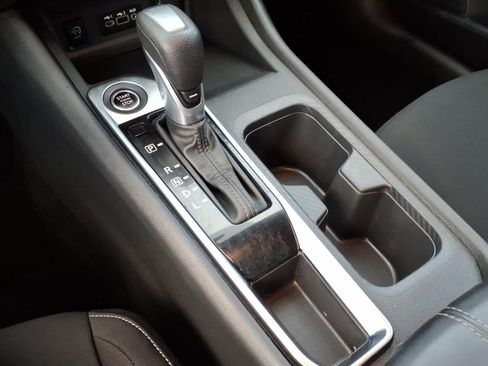 Used 2025 Nissan Sentra SV FWD image 22